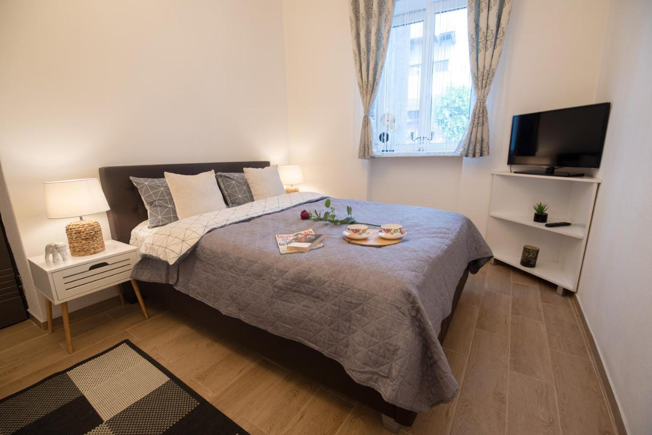 Central Bright Apartment Cluj-Napoca Exterior photo